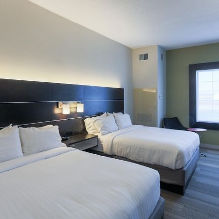 Holiday Inn Express Hotel & Suites Reading By Ihg Exterior photo