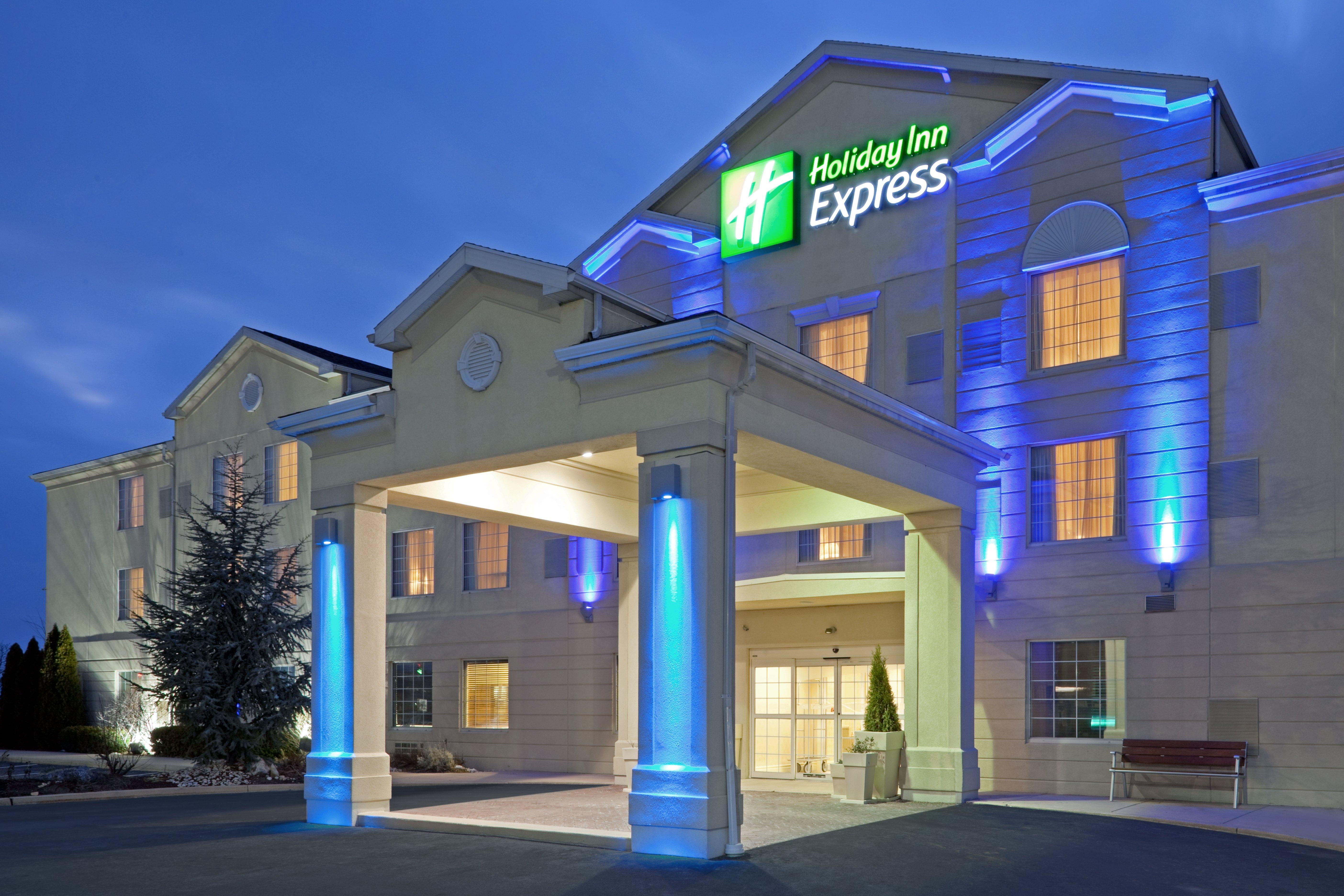 Holiday Inn Express Hotel & Suites Reading By Ihg Exterior photo