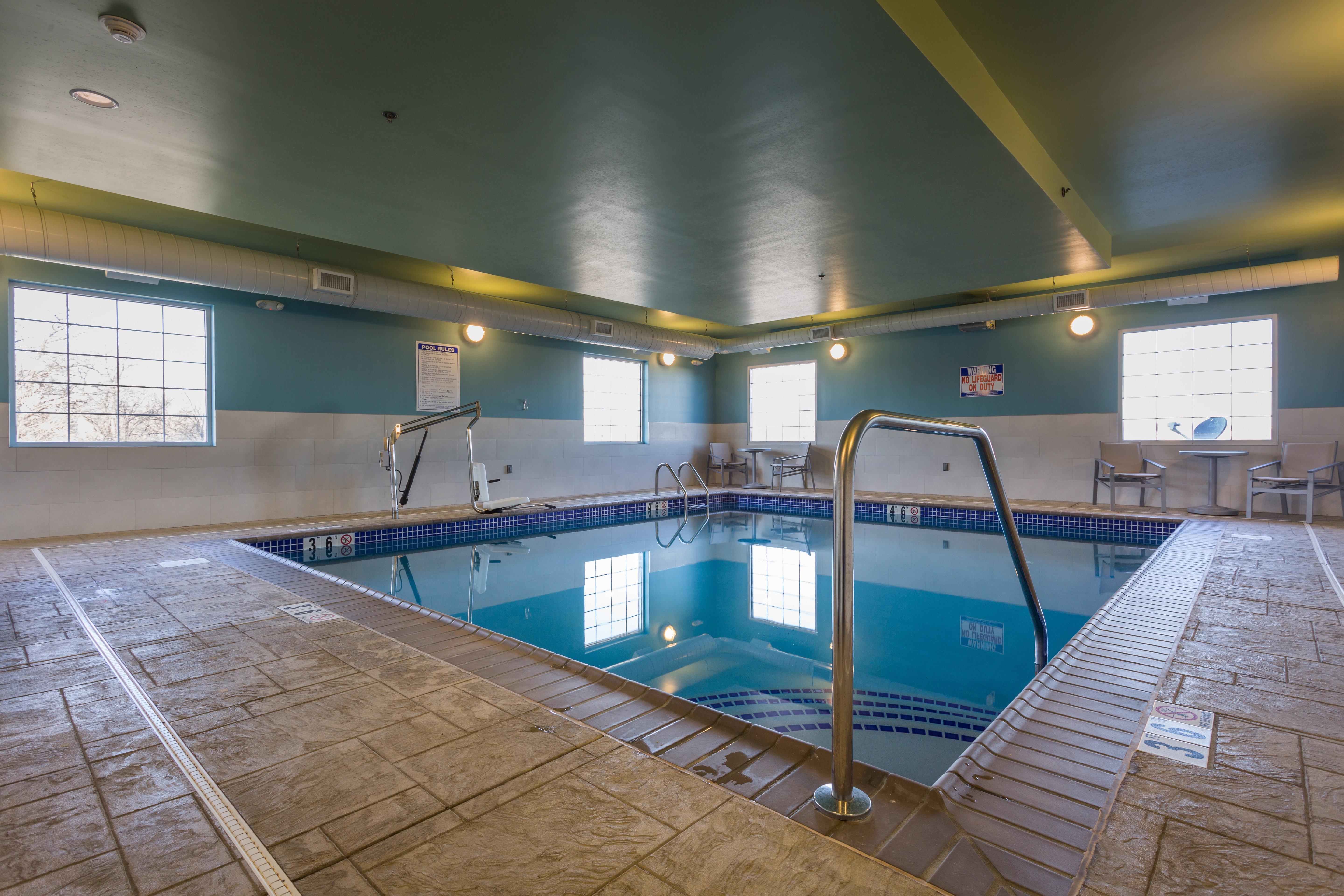 Holiday Inn Express Hotel & Suites Reading By Ihg Exterior photo