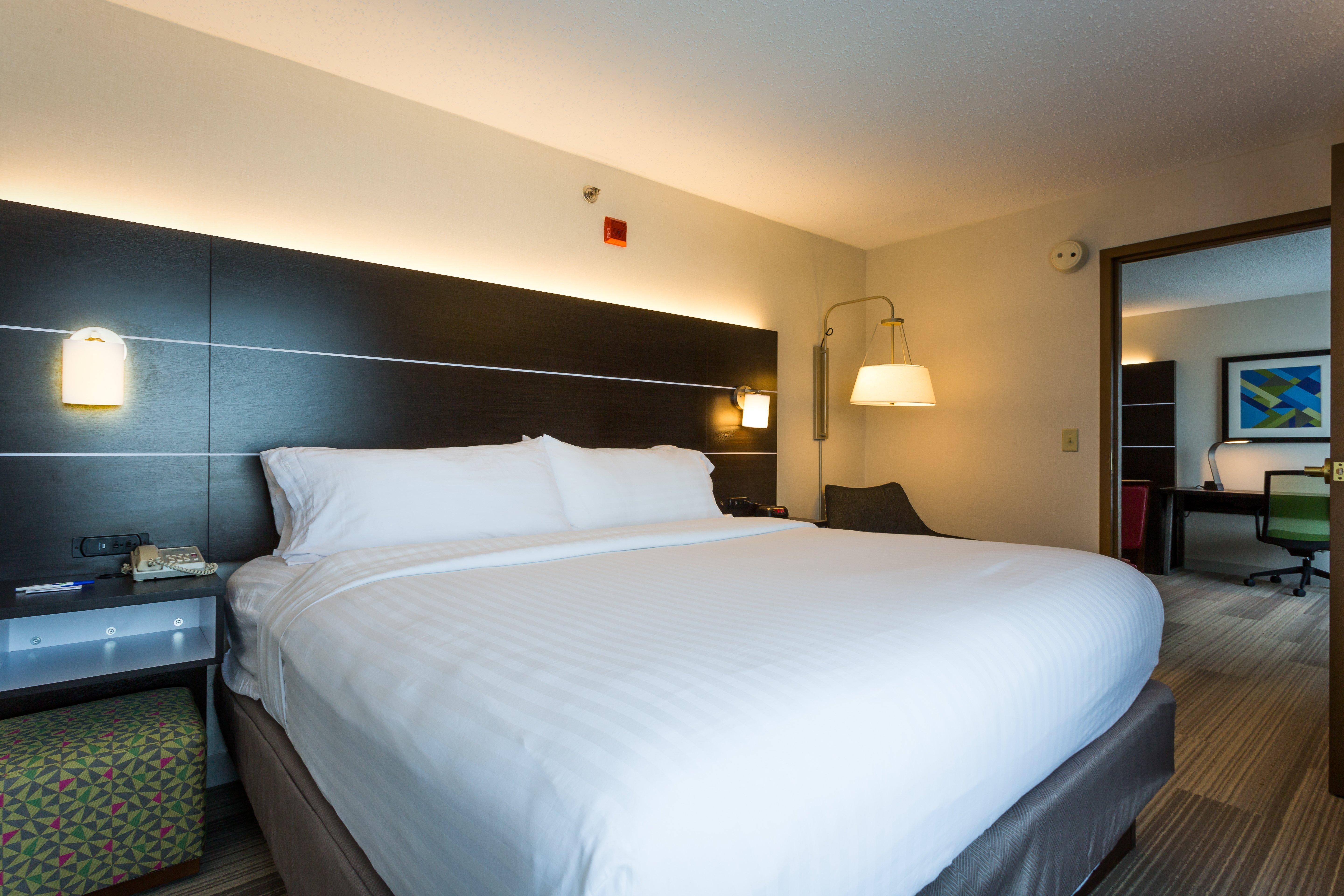 Holiday Inn Express Hotel & Suites Reading By Ihg Exterior photo
