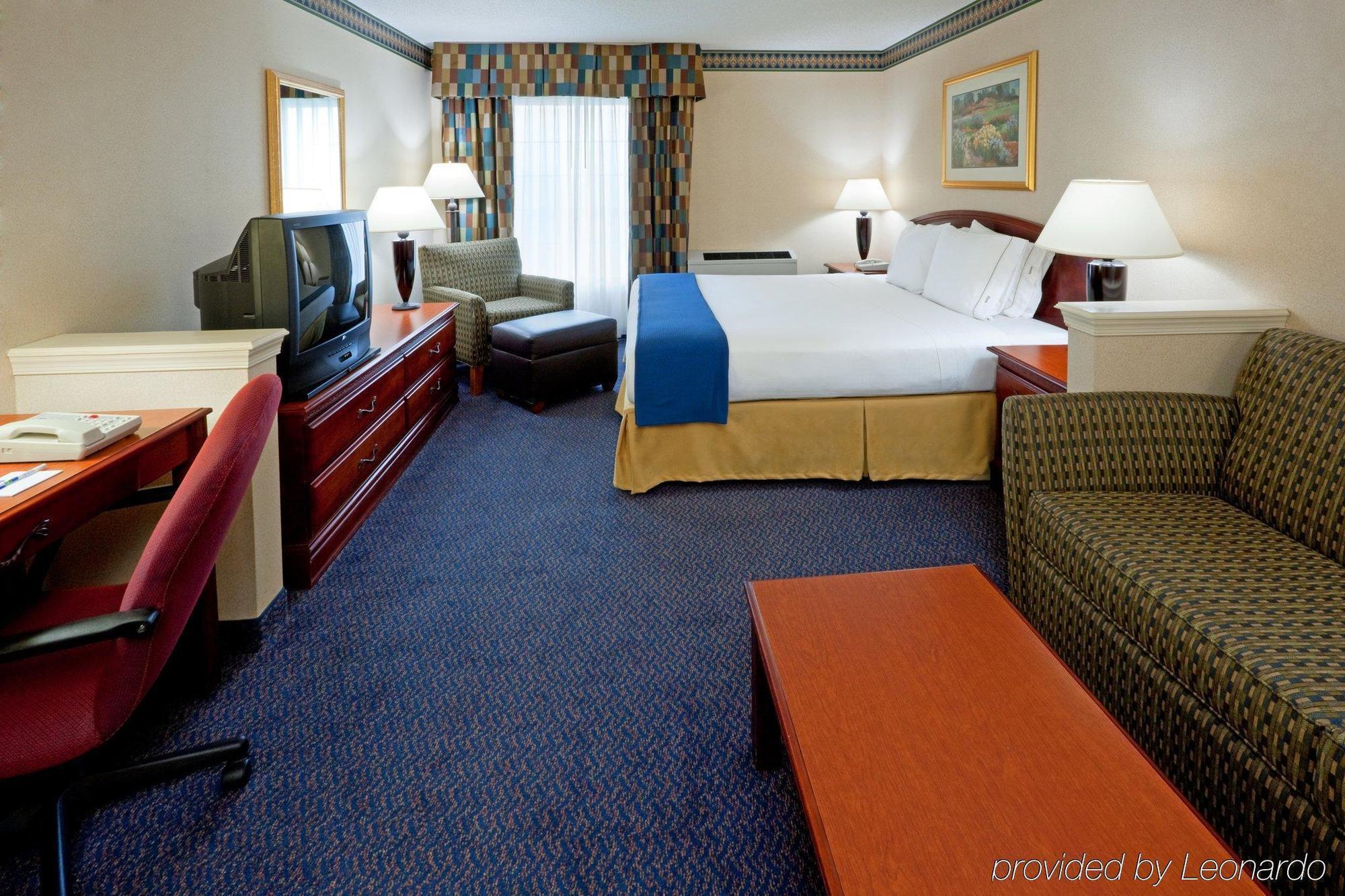 Holiday Inn Express Hotel & Suites Reading By Ihg Room photo