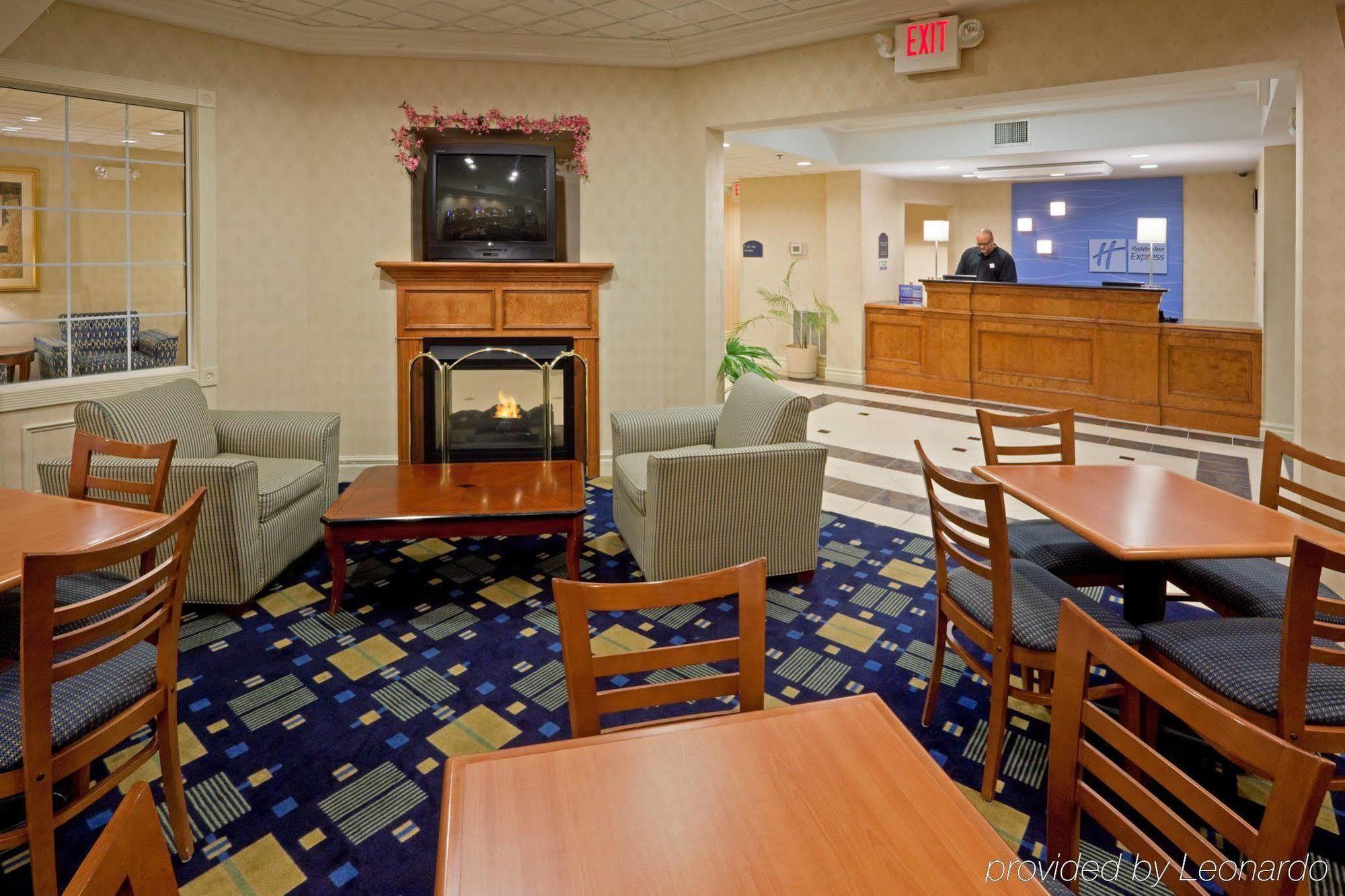 Holiday Inn Express Hotel & Suites Reading By Ihg Exterior photo