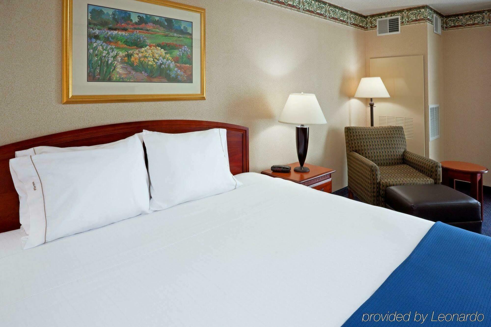 Holiday Inn Express Hotel & Suites Reading By Ihg Exterior photo